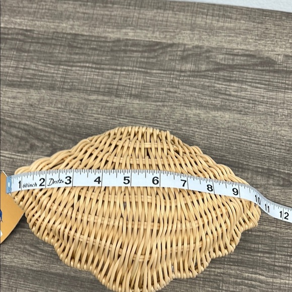 Tommy Bahama | Seashell 🐚 Bag w/ Gold Seashell Handle - Picture 12 of 14